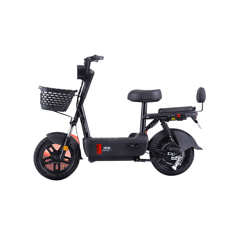 Hur bra presterar CoolRun Model Electric Scooter när det gäller körstabilitet och styrprecision i högre hastigheter eller under skarpa svängar?